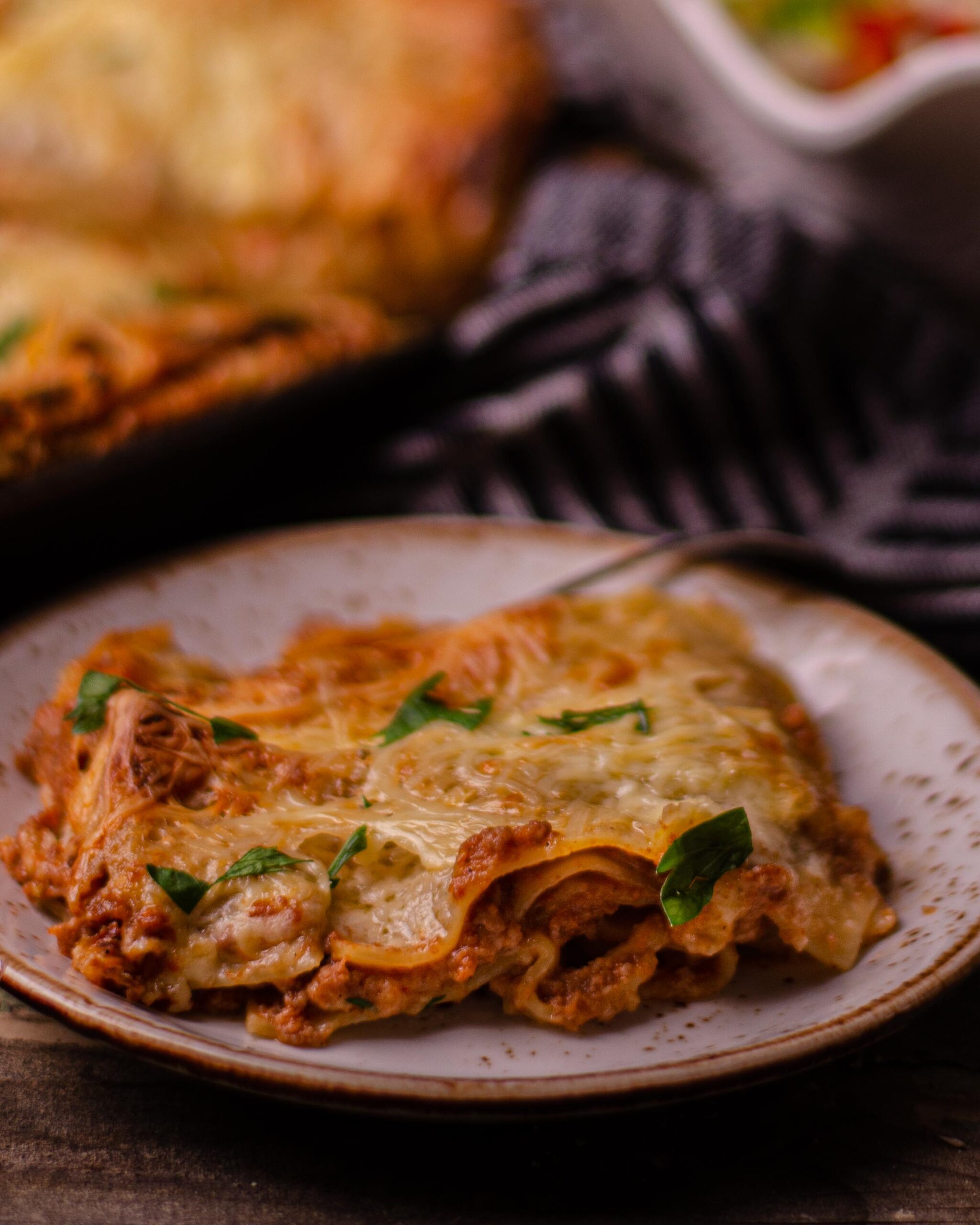 Jemné lasagne s hovädzím mletým mäsom a bešamelovou omáčkou