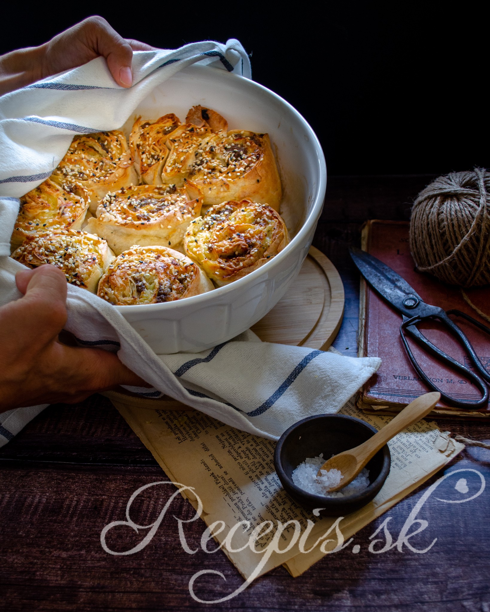 Plnené závitky „Börek“ s mäsovou plnkou