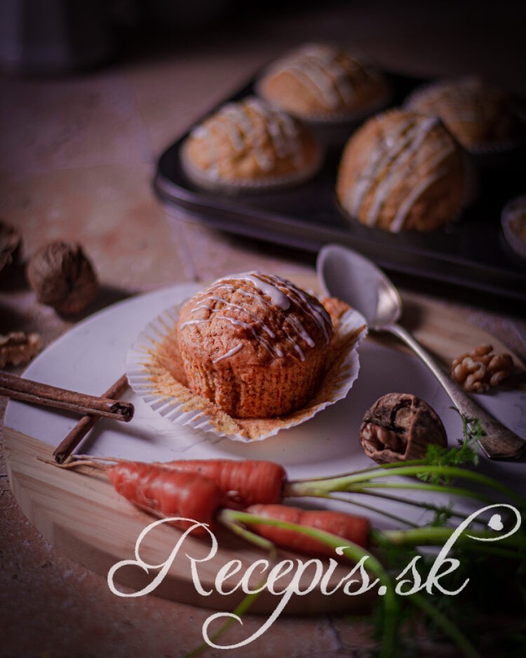 Mrkvové muffiny s orechami- hrnčekový recept