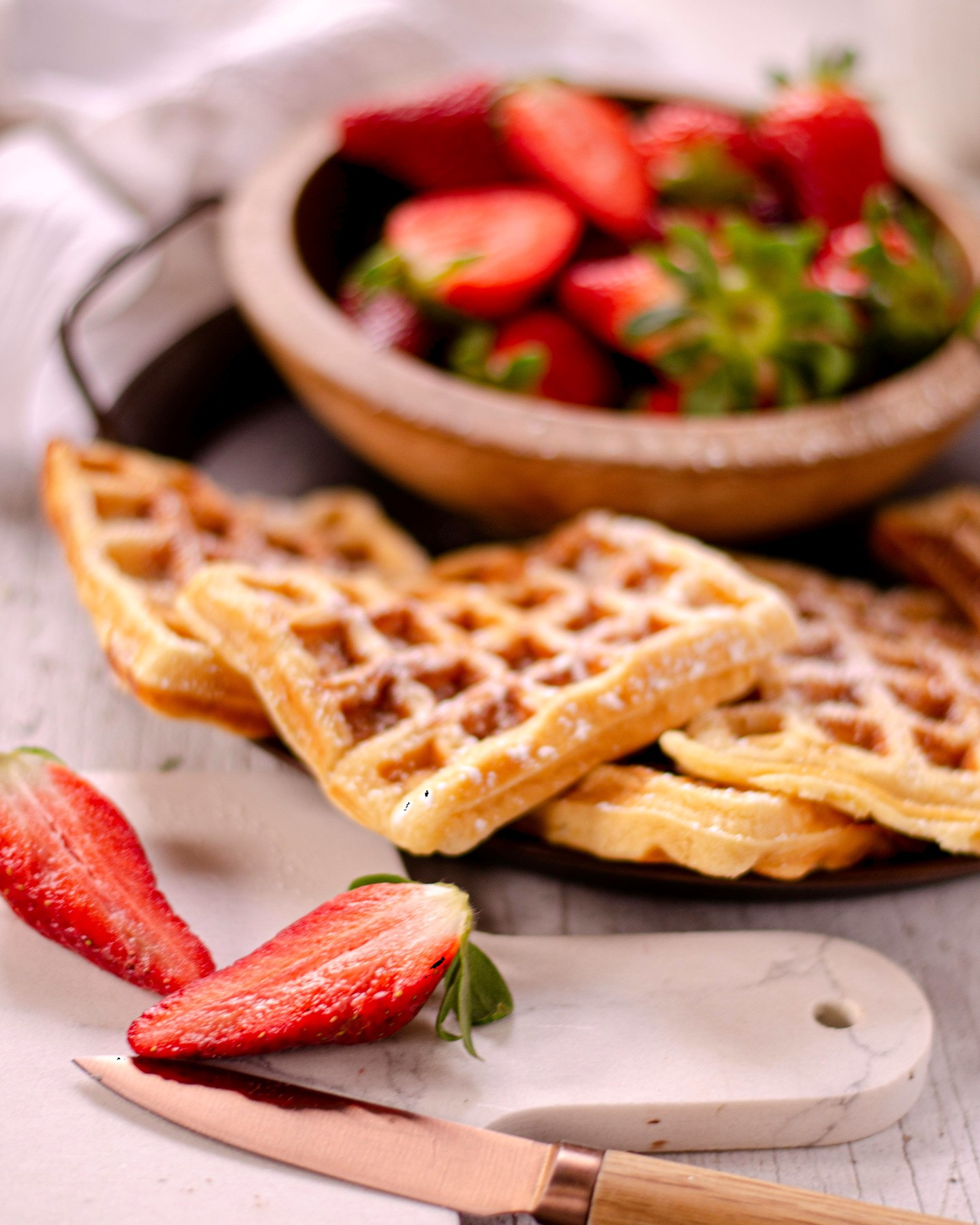 Belgické vafle z kysnutého cesta, krásne nadýchané, moje deti sa ich nevedia dojesť
Belgic waffels, so beautiful tender and my kids just love them
#ingredients
4 eggs
1/2 fresh or 1 packet of dried yeast
0,5 Cup sugar
1 cup milk
1 cup melted butter
1½ cups flour
1 vanilla sugar
#belgicwaffles #belgischewaffeln #waffeln #vafles #sourdough #belgickevafle #predeti #bakinglove #pecenie #peceniesdetmi #bakingtime🍰 #familytime #foodphotography #mak #foodphotographer #foodartclick_#foodphotography #foodblogger #foodiesofinstagram #foodstylist #foodpic #foodlovers #foodphoto #instgram #instafood #slovakiafoodblogger #thisisslovakiafood
#brownie #browniepancake #palacinky