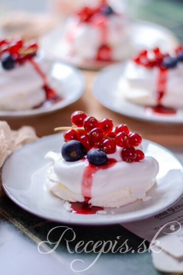 Lahodný dezert bez pečenia - Panna Cotta_lydia Argilli_ Food photography_recepis.sk