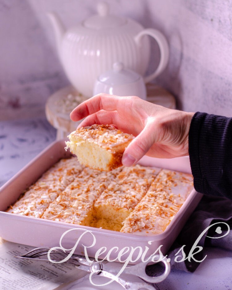Hrnčekový citrónový koláč s citrónovou polevou Lydia_Argilli_FoodPhotography_recepis.sk