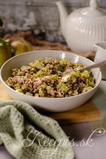 Jesenný quinoa šalát s celerom