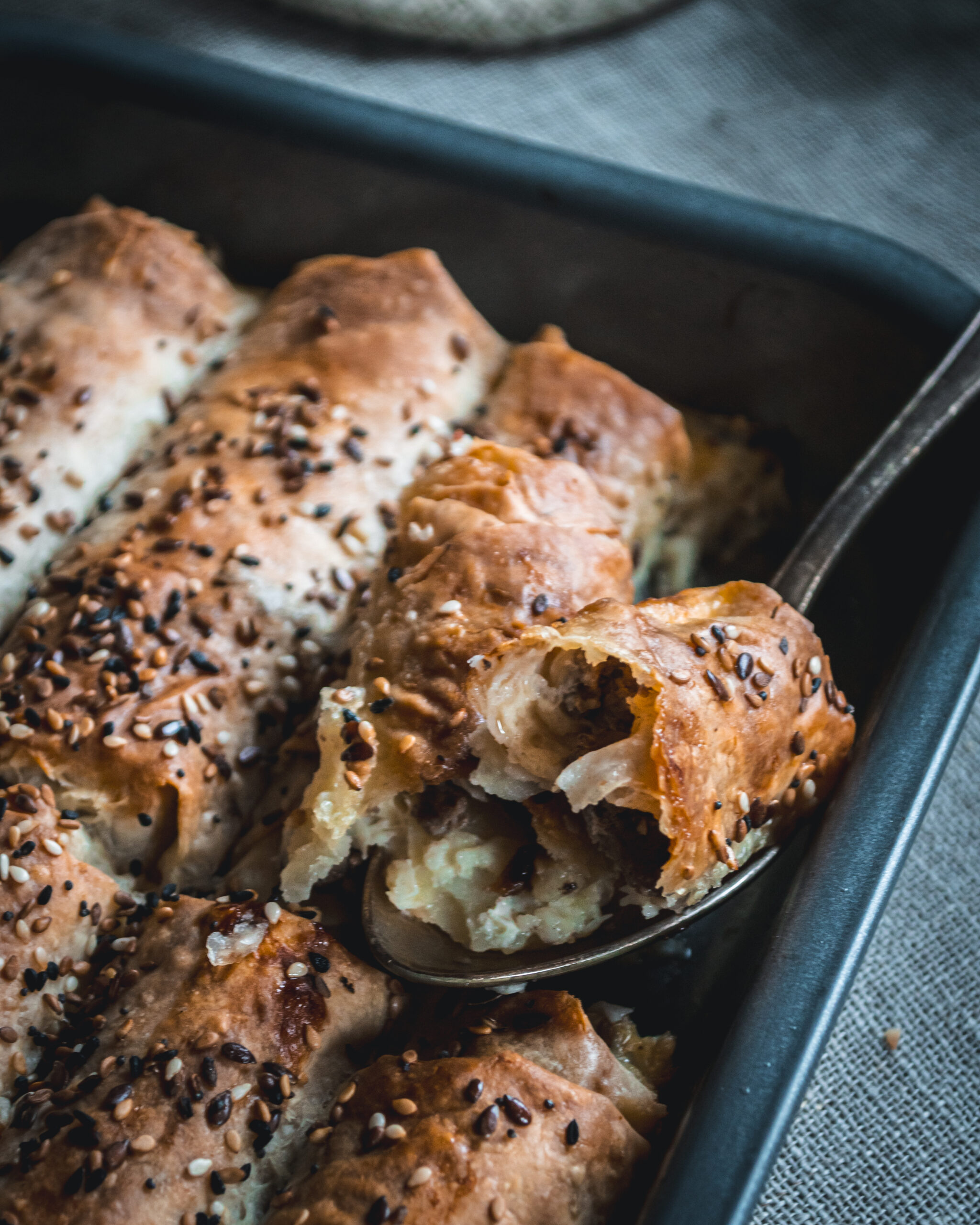 Štrúdové cesto na slano – Börek rolky s hovädzím mäsom