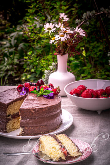 Recepis.sk_food photography_Lydia Argilli_recept_Jahodová torta s čokoládovou ganache