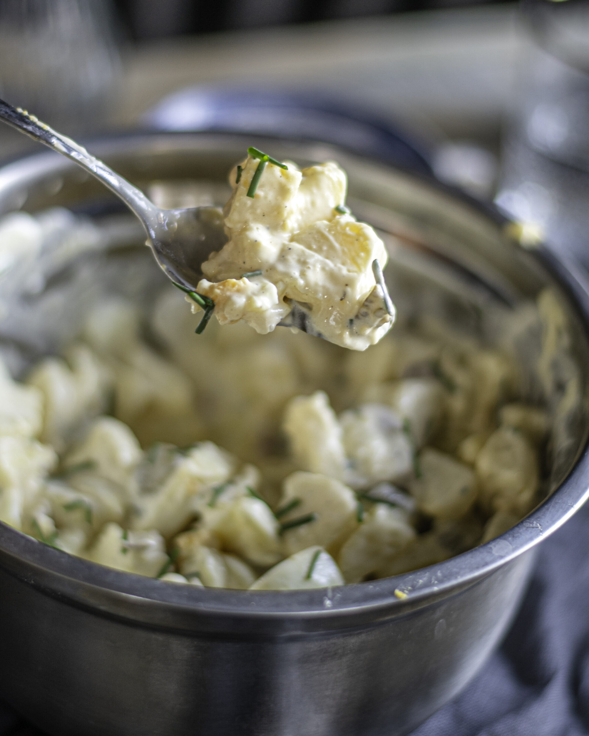 Tradičný majonézový zemiakový šalát ako od mojej svokry