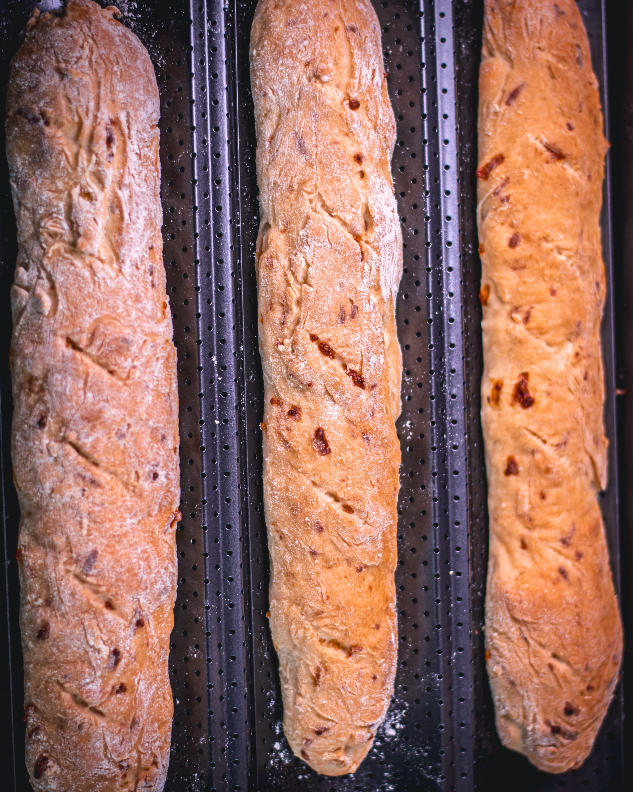 Domáca francúzska bageta s cheddar syrom