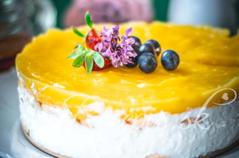 Nepečená tvarohová torta s mangom