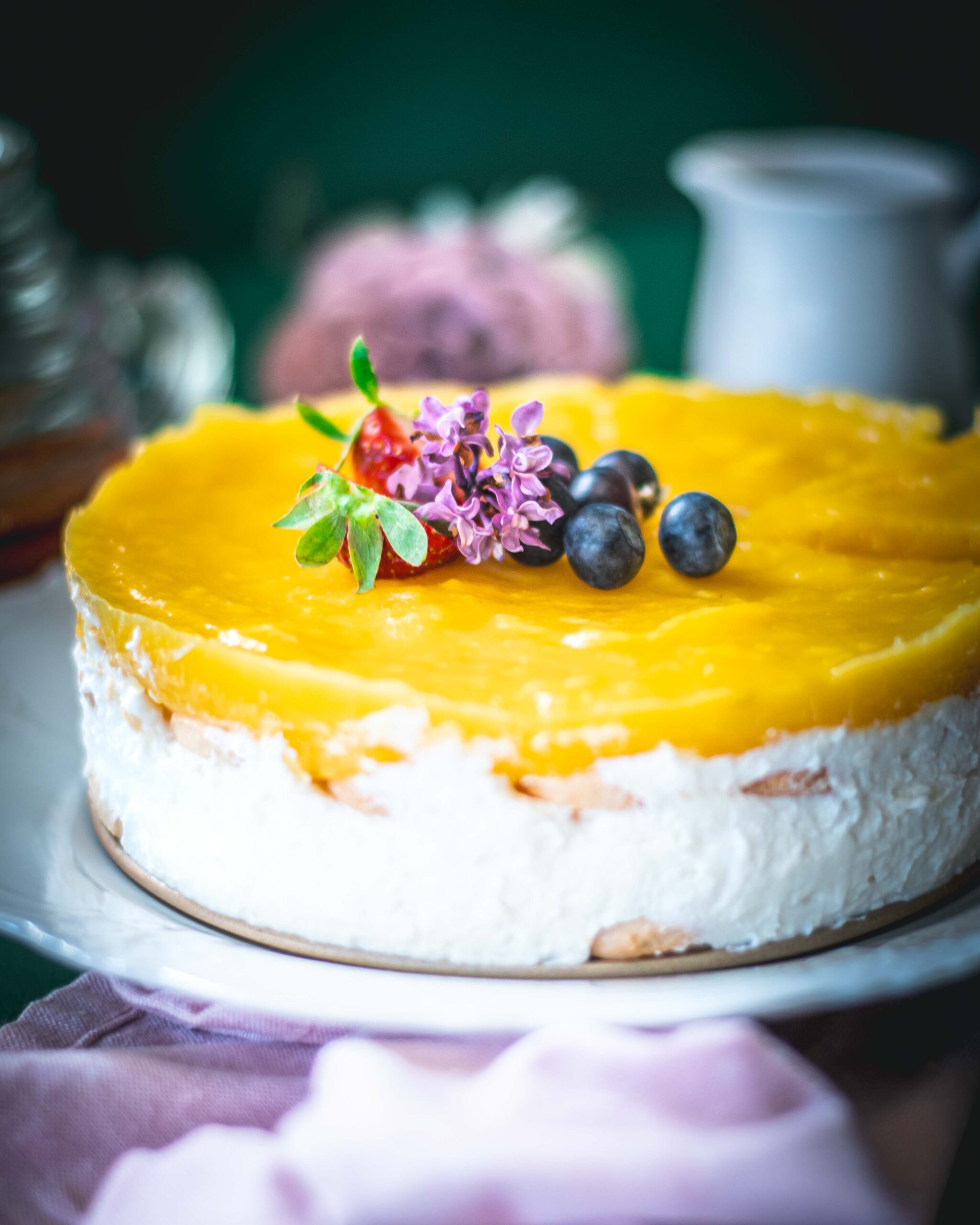 Nepečená tvarohová torta s mangom