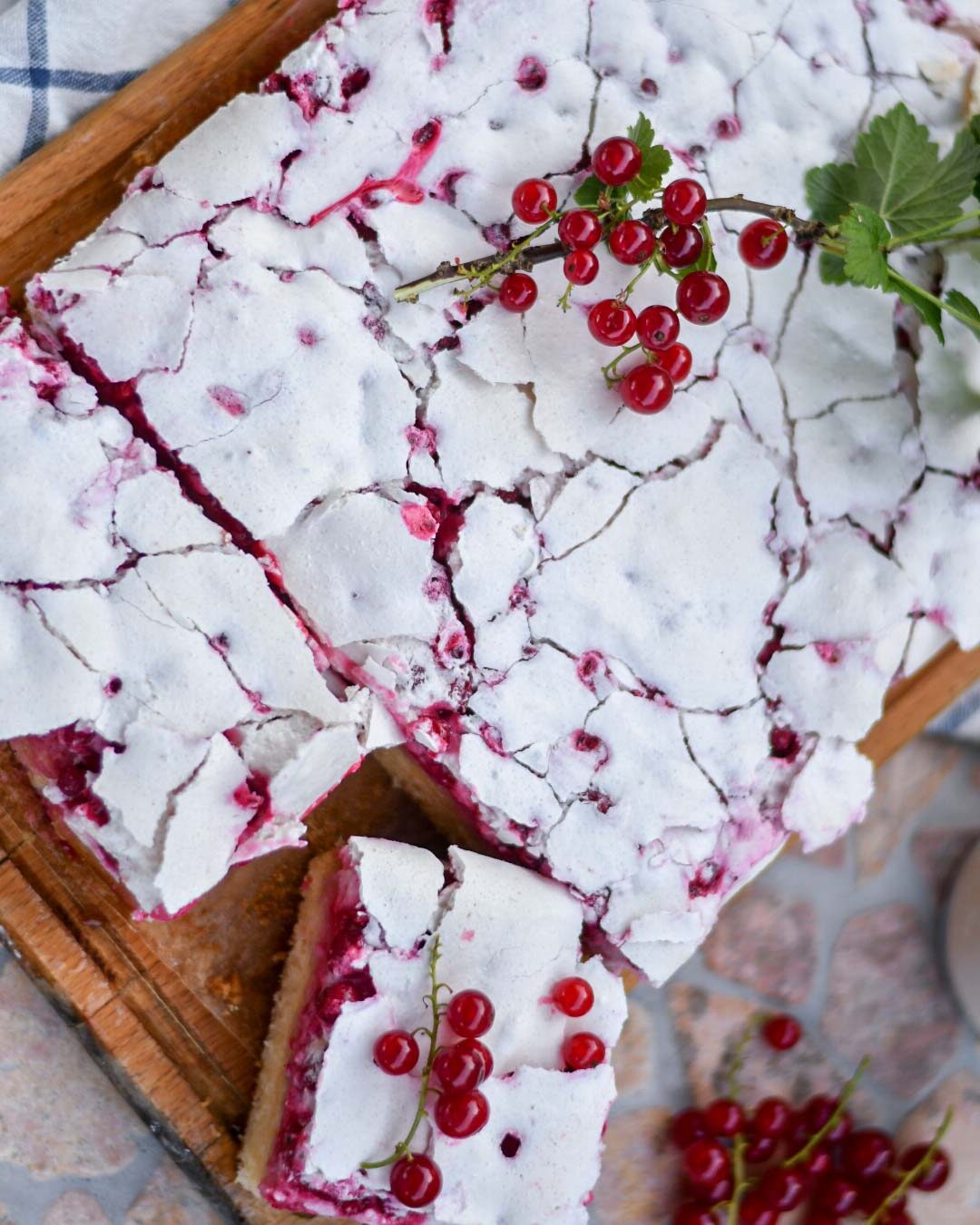 Nebeské ríbezľové kocky, hrnčekový recept