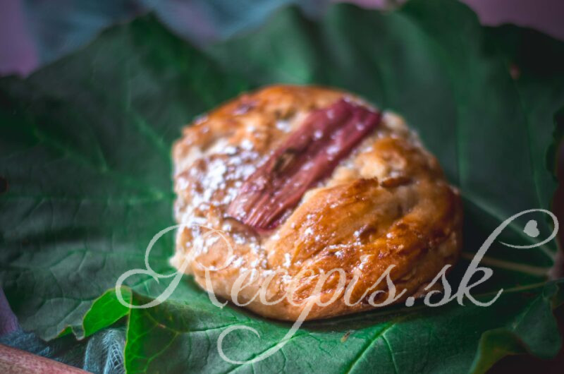 Jahodovo-rebarborové muffiny