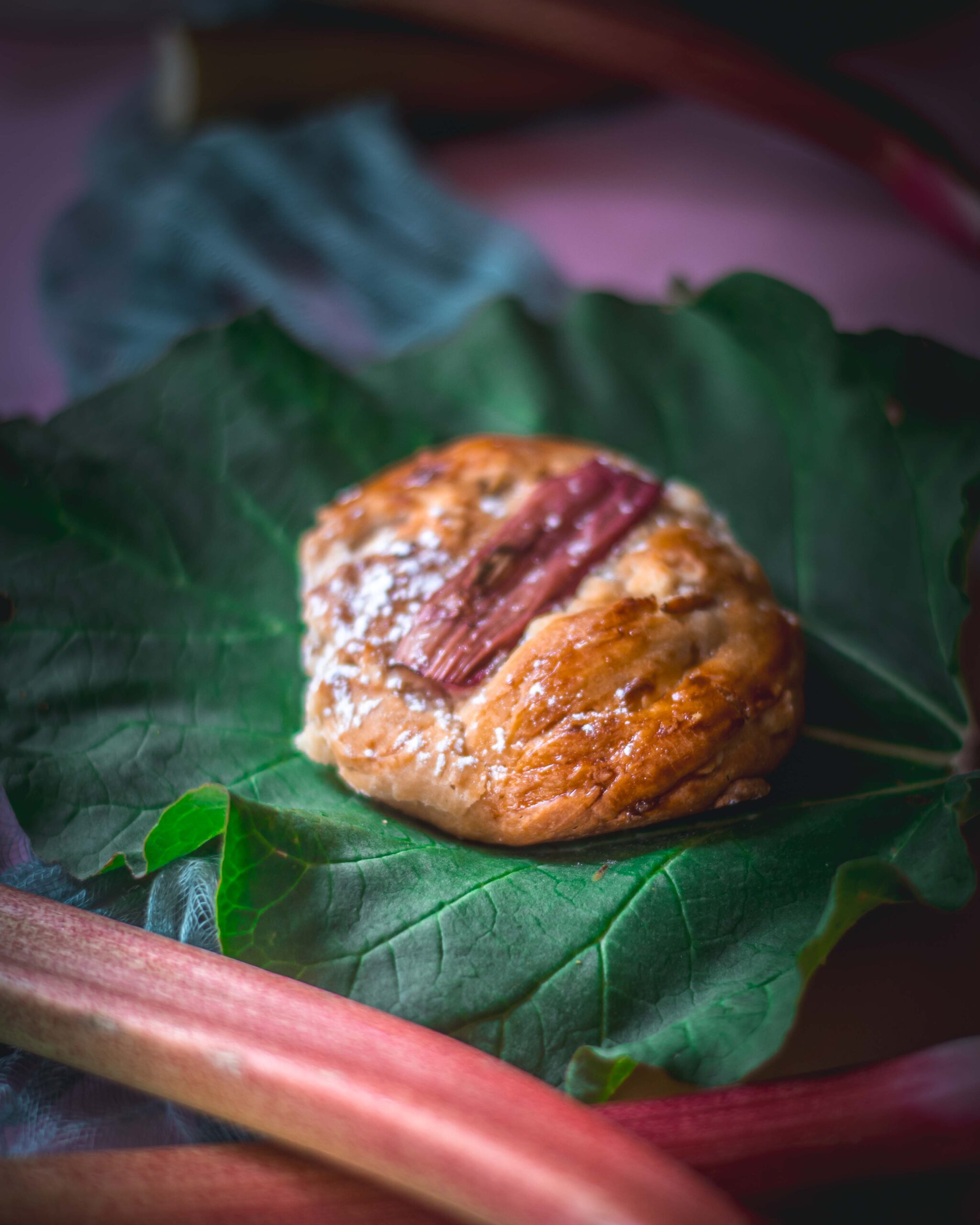 Kysnuté jahodovo-rebarborové muffiny