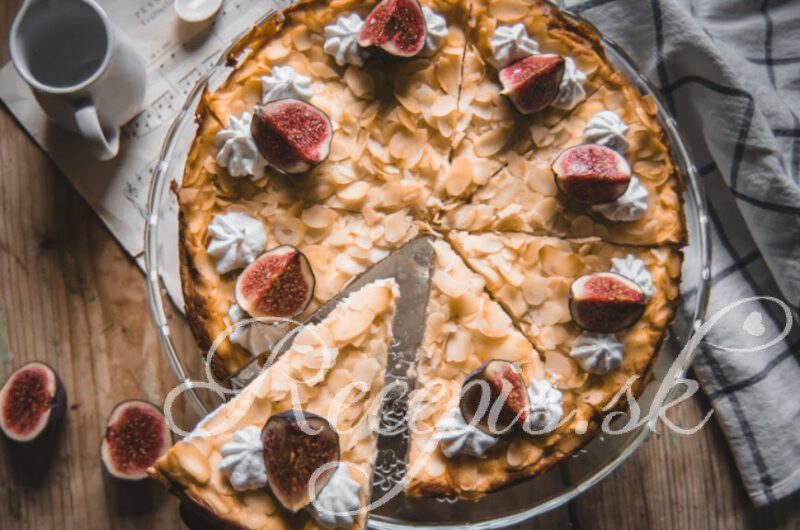 Jednoduchý cheesecake z kila tvarohu s mandľami