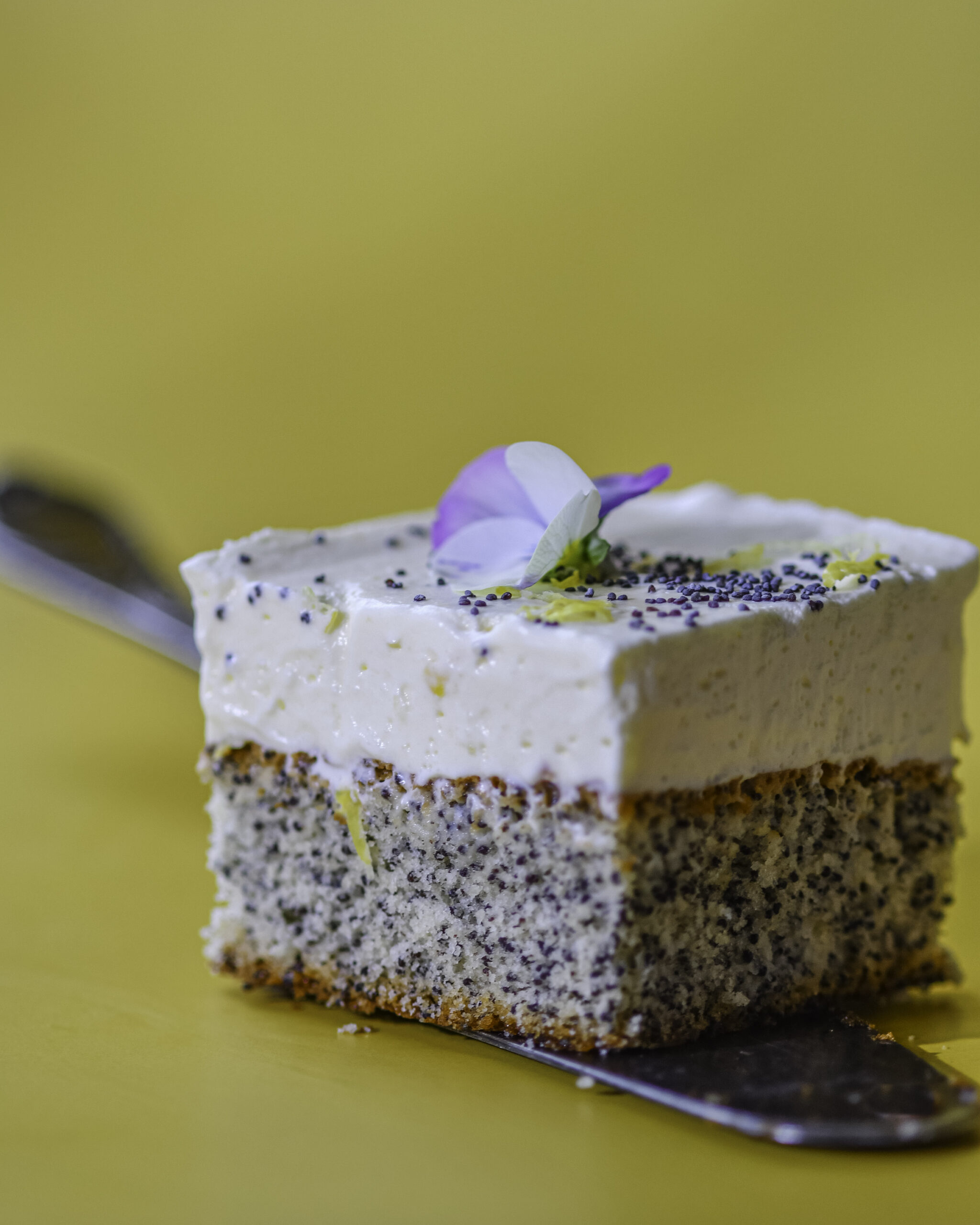 Slávnostný makovník s citrónovým mascarpone krémom