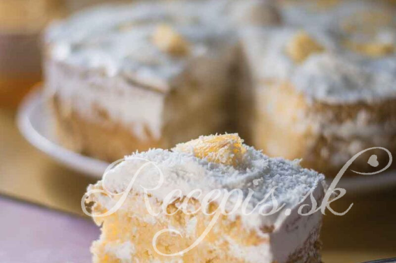 Ananásová torta s kokosom
