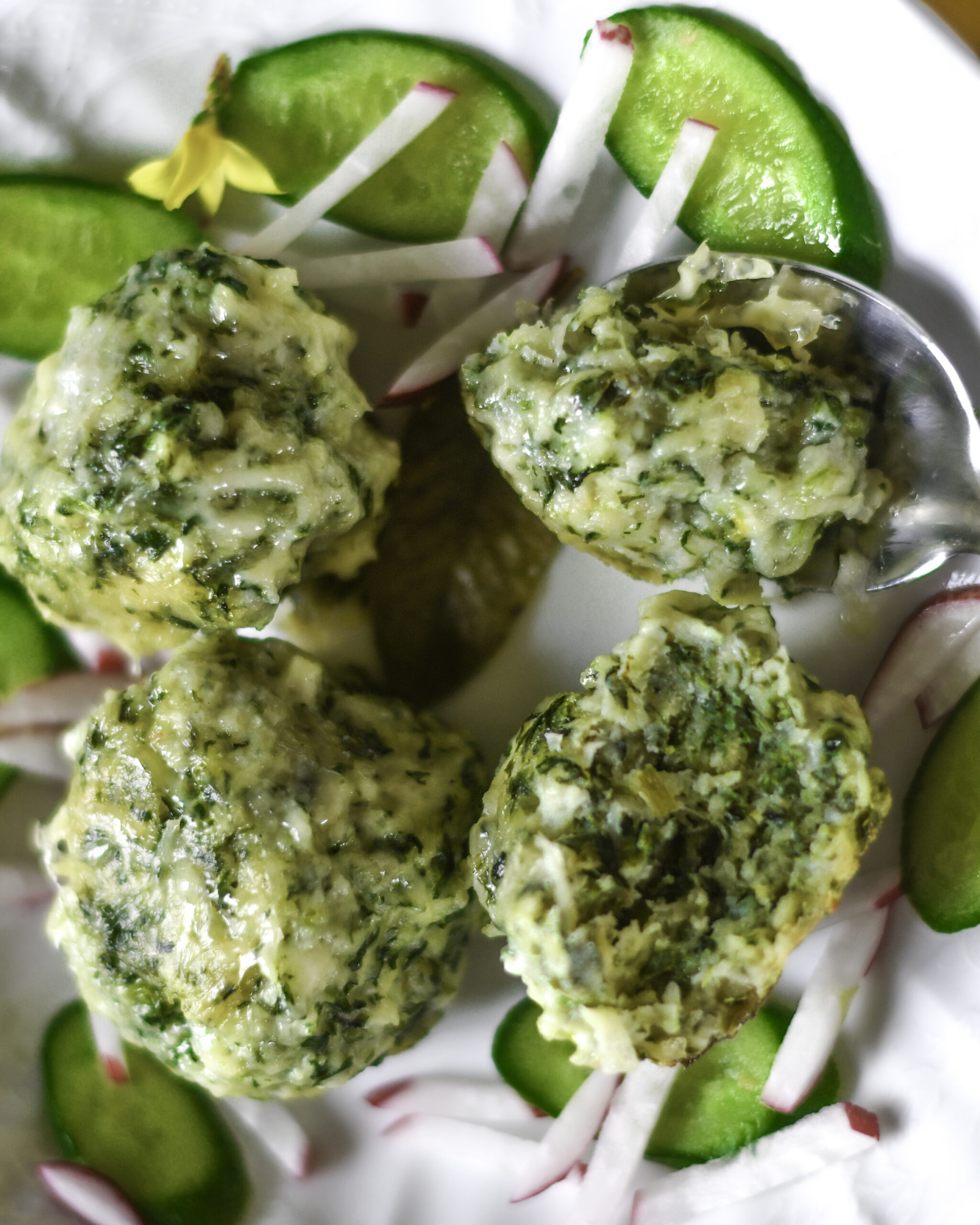 Bavorské špenátové knedlíky (Spinatknödel)