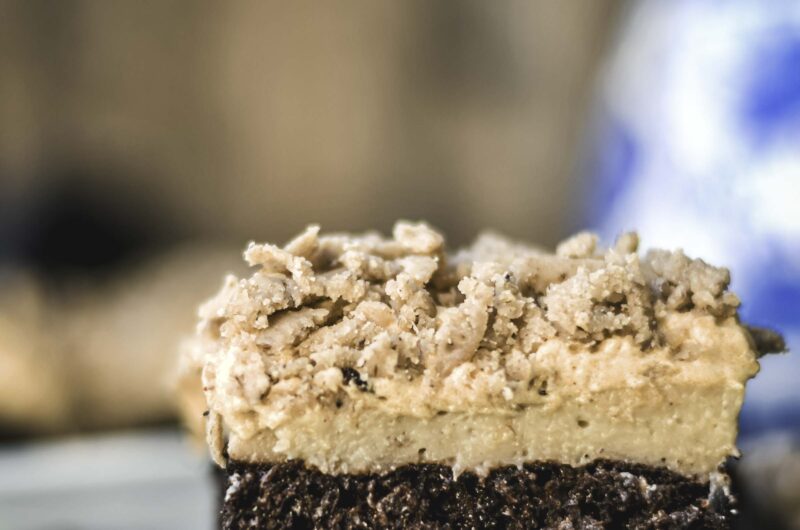 Gaštanové slávnostné rezy – jemný dezert s gaštanovým krémom a karamelovou šľahačkou