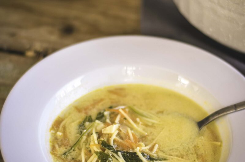 Super rýchla krémová polievka so špenátom a jogurtom