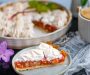 Jahodovo-rebarborový koláč so snehom Meringue– jemný jarný dezert